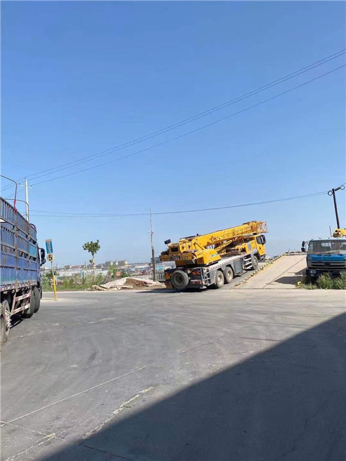 海东市25吨吊车的租赁价格大概是多少？