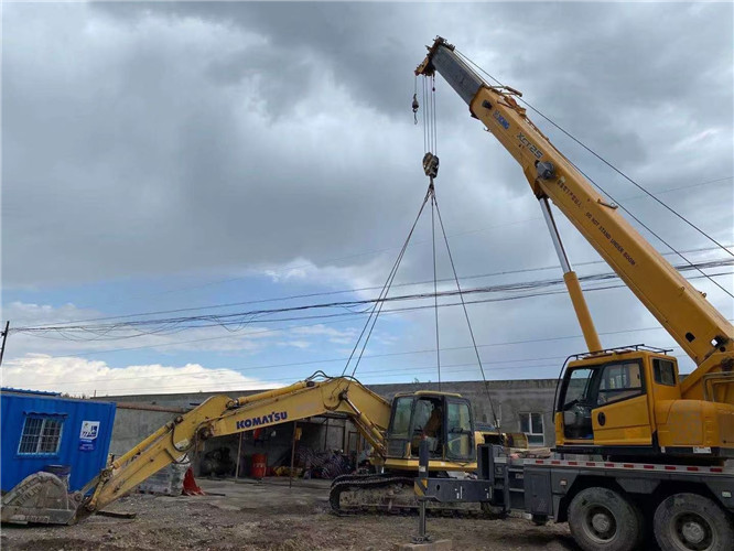 海东市25吨吊车的工作半径是多少？